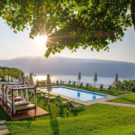 Boutique Hotel Villa Sostaga Gargnano Exterior photo