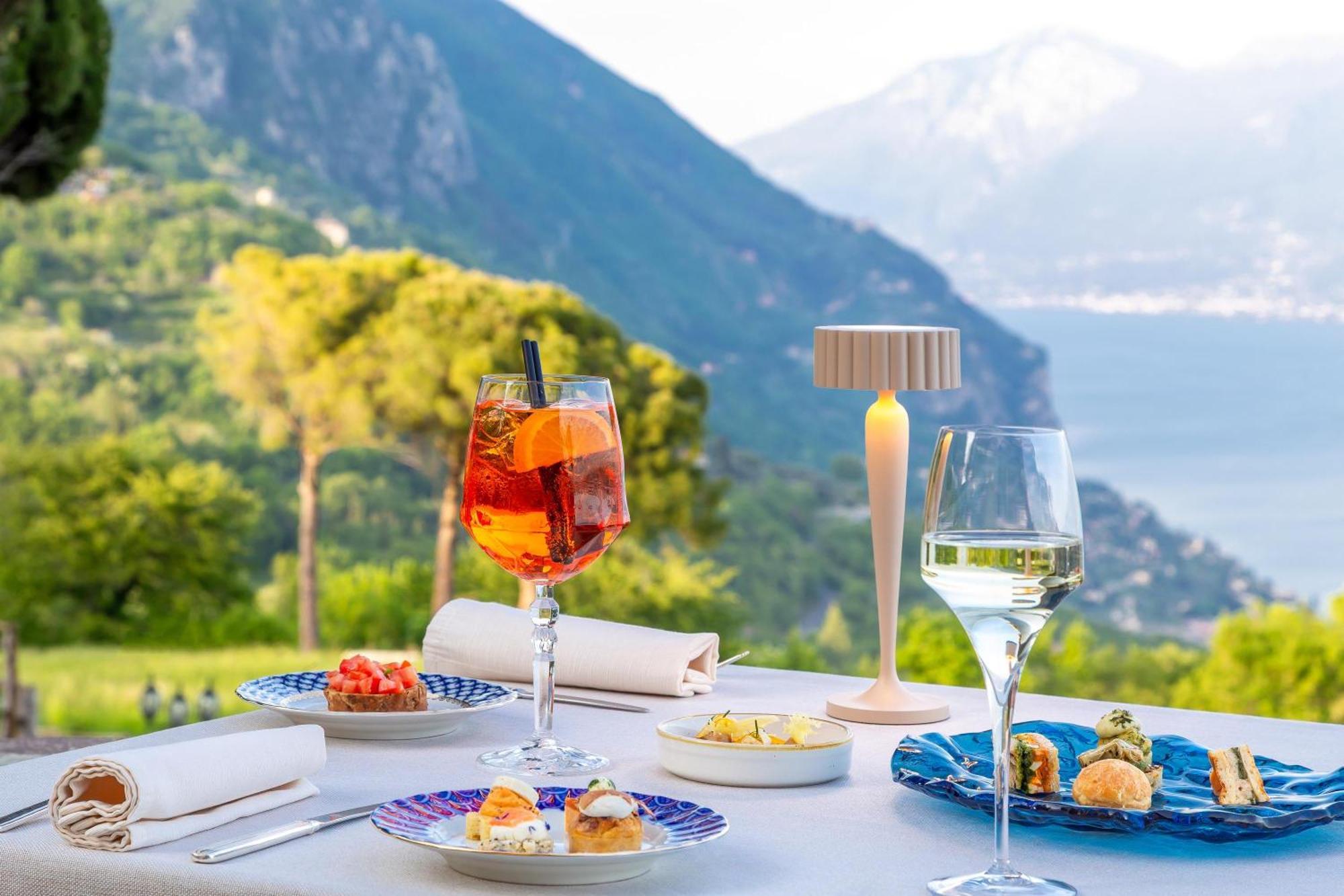 Boutique Hotel Villa Sostaga Gargnano Exterior photo