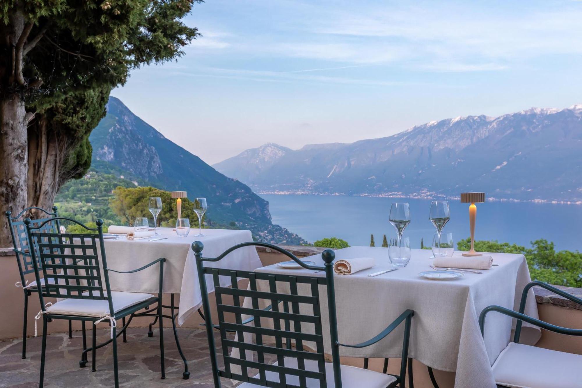 Boutique Hotel Villa Sostaga Gargnano Exterior photo
