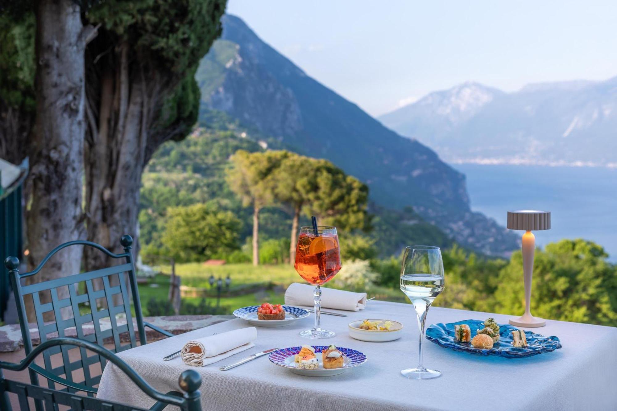 Boutique Hotel Villa Sostaga Gargnano Exterior photo