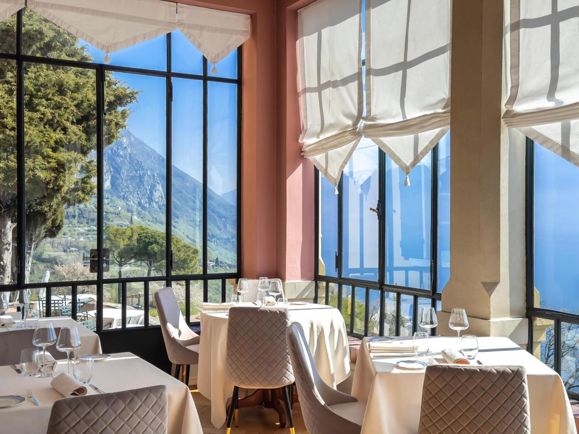 Boutique Hotel Villa Sostaga Gargnano Exterior photo