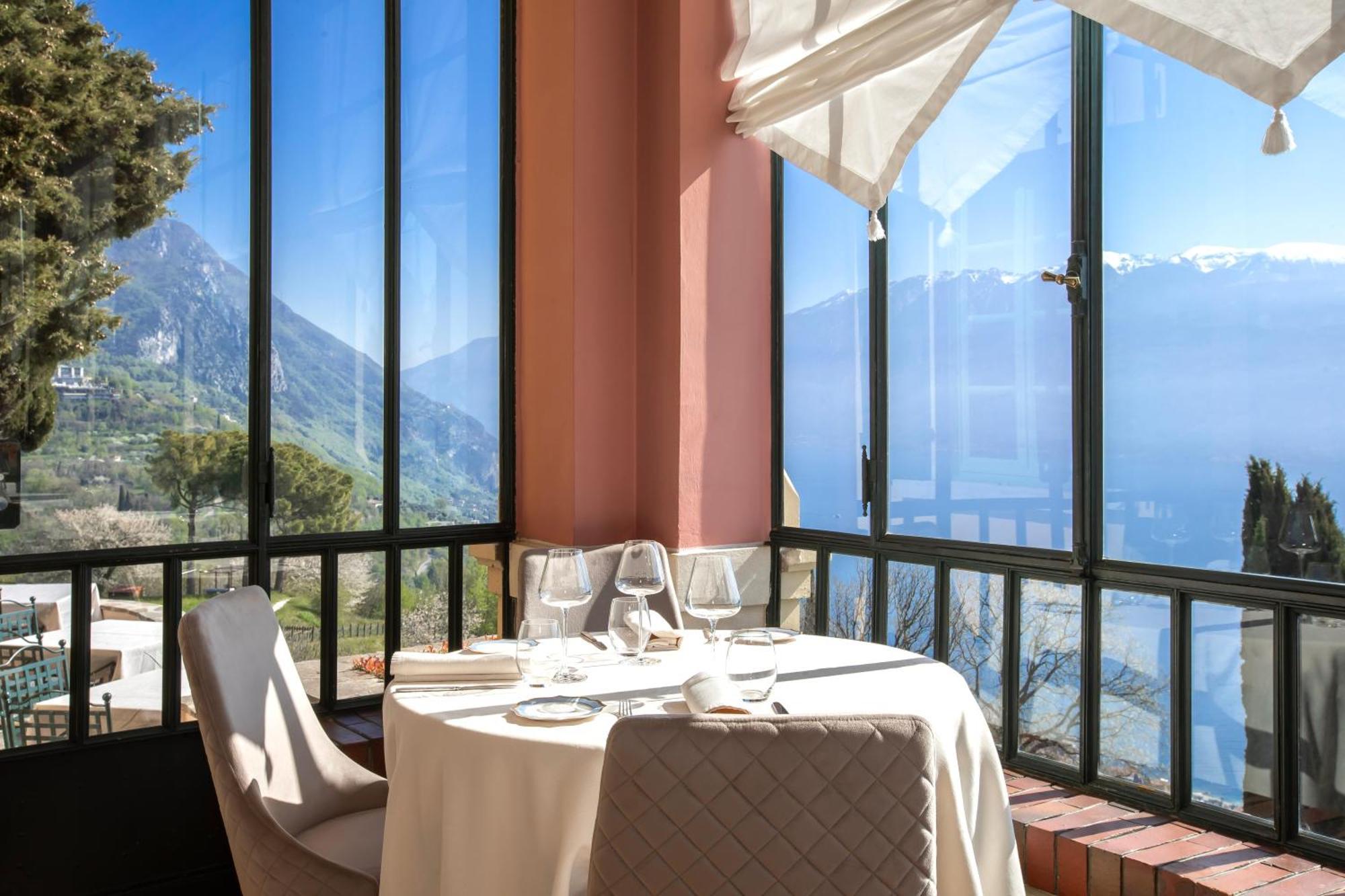 Boutique Hotel Villa Sostaga Gargnano Exterior photo