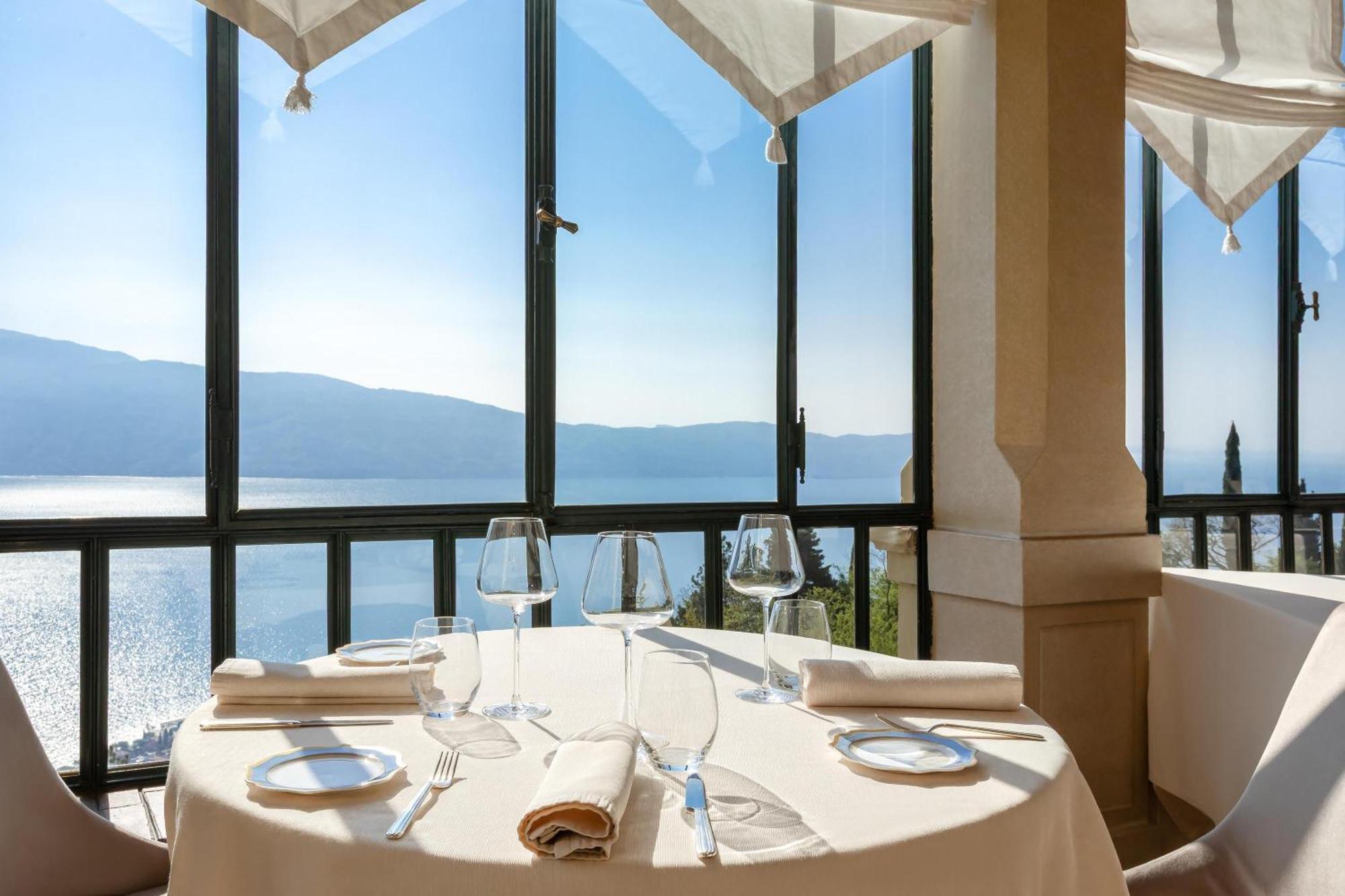 Boutique Hotel Villa Sostaga Gargnano Exterior photo