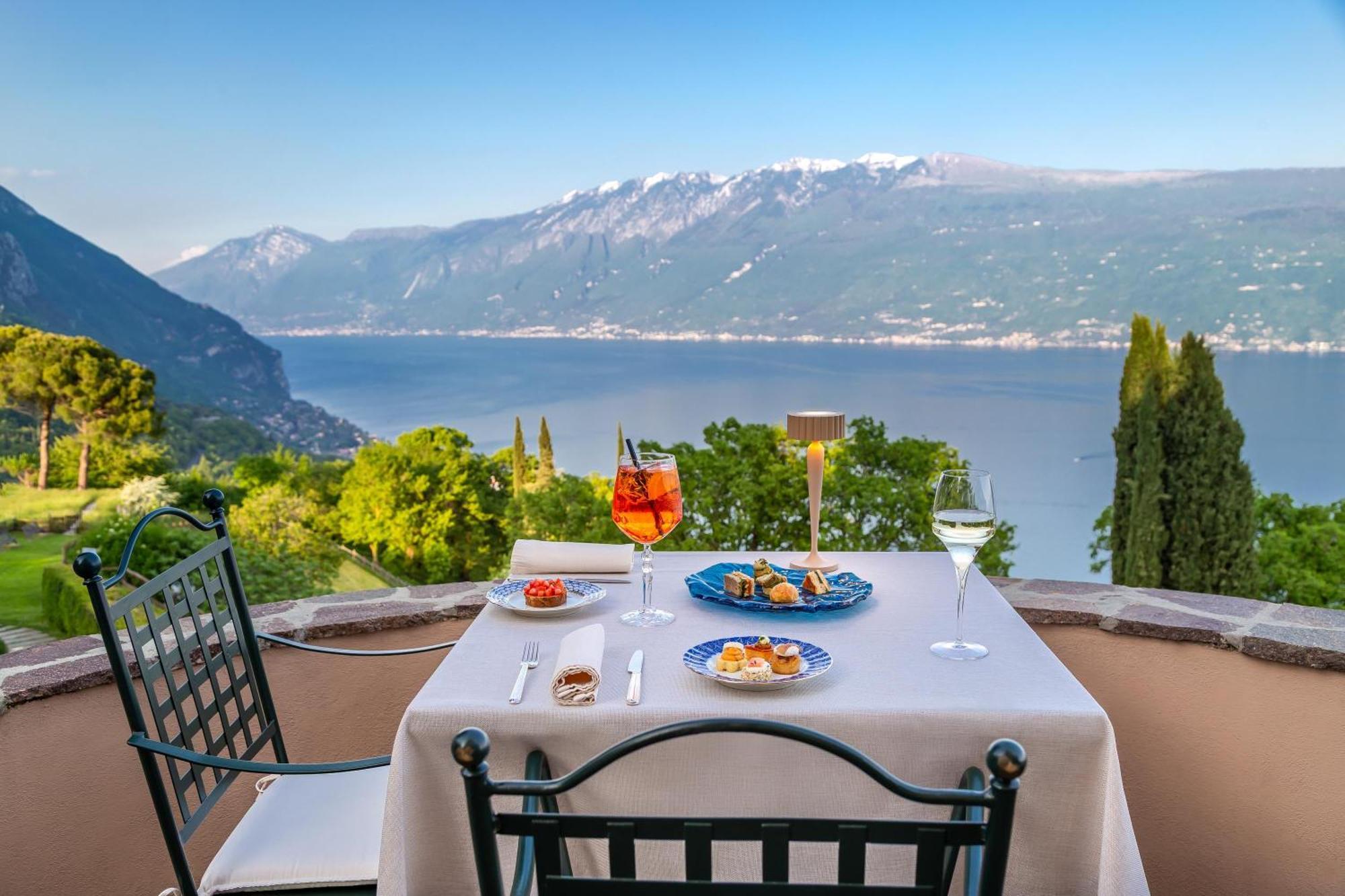 Boutique Hotel Villa Sostaga Gargnano Exterior photo
