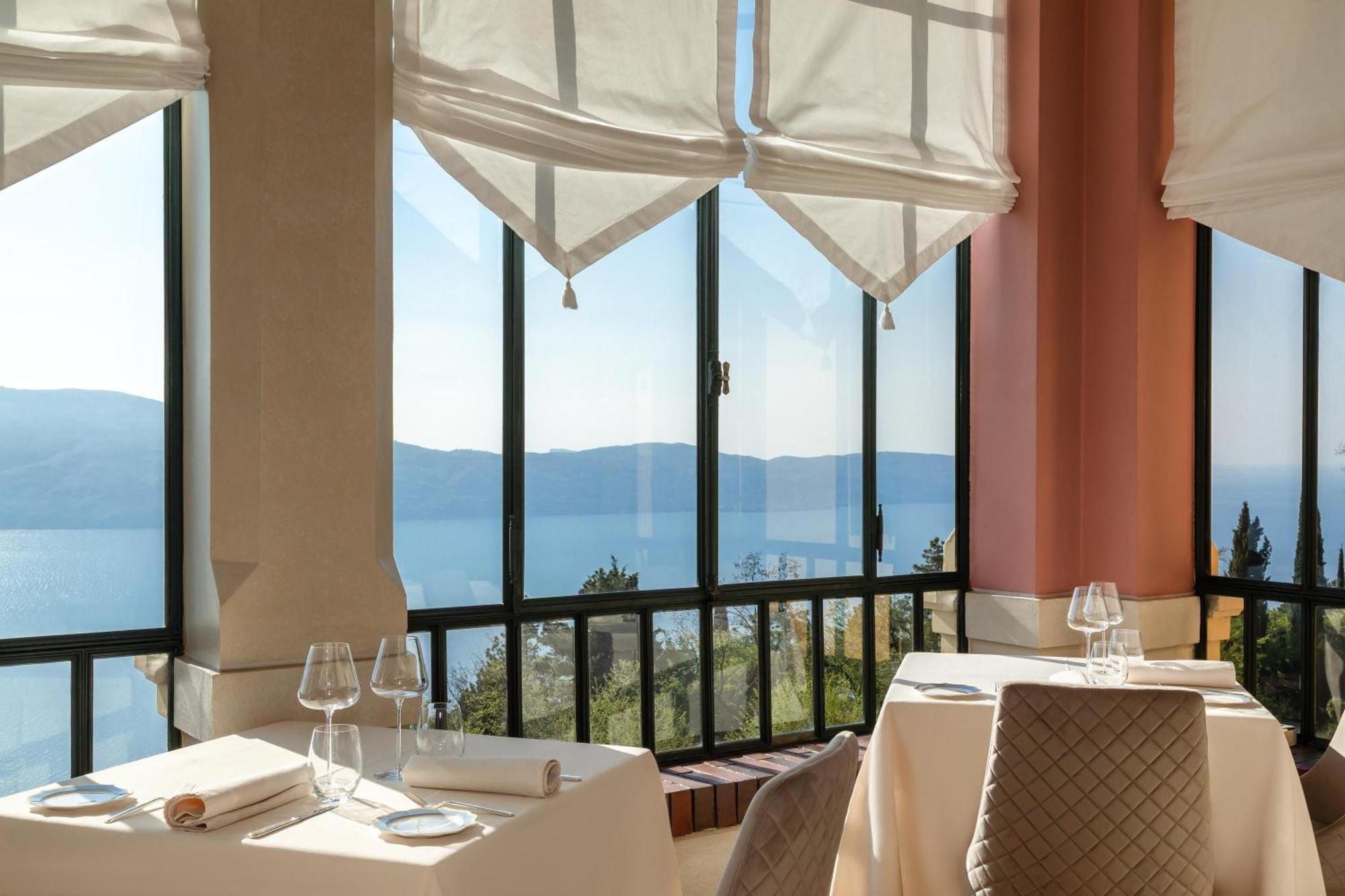 Boutique Hotel Villa Sostaga Gargnano Exterior photo