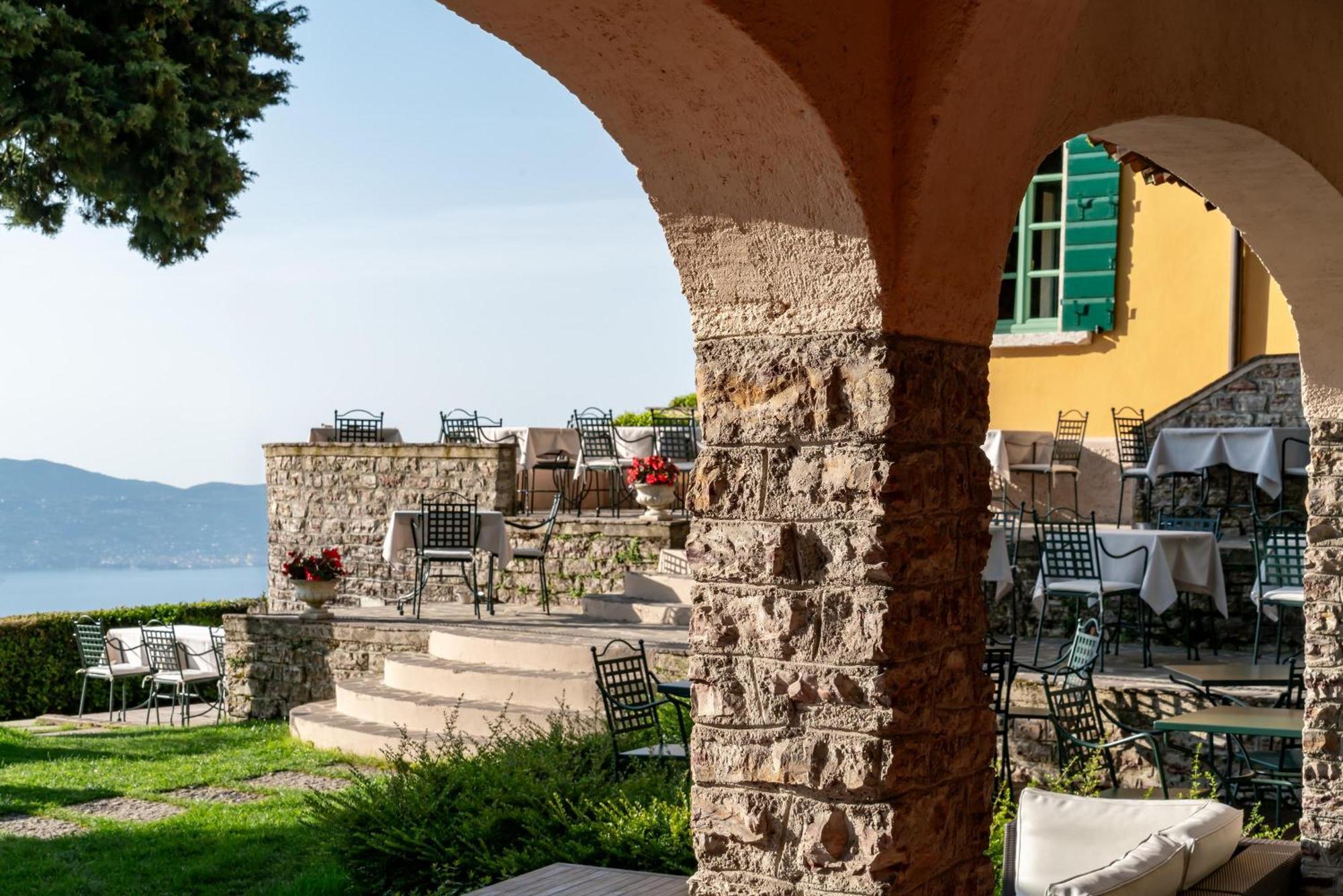 Boutique Hotel Villa Sostaga Gargnano Exterior photo