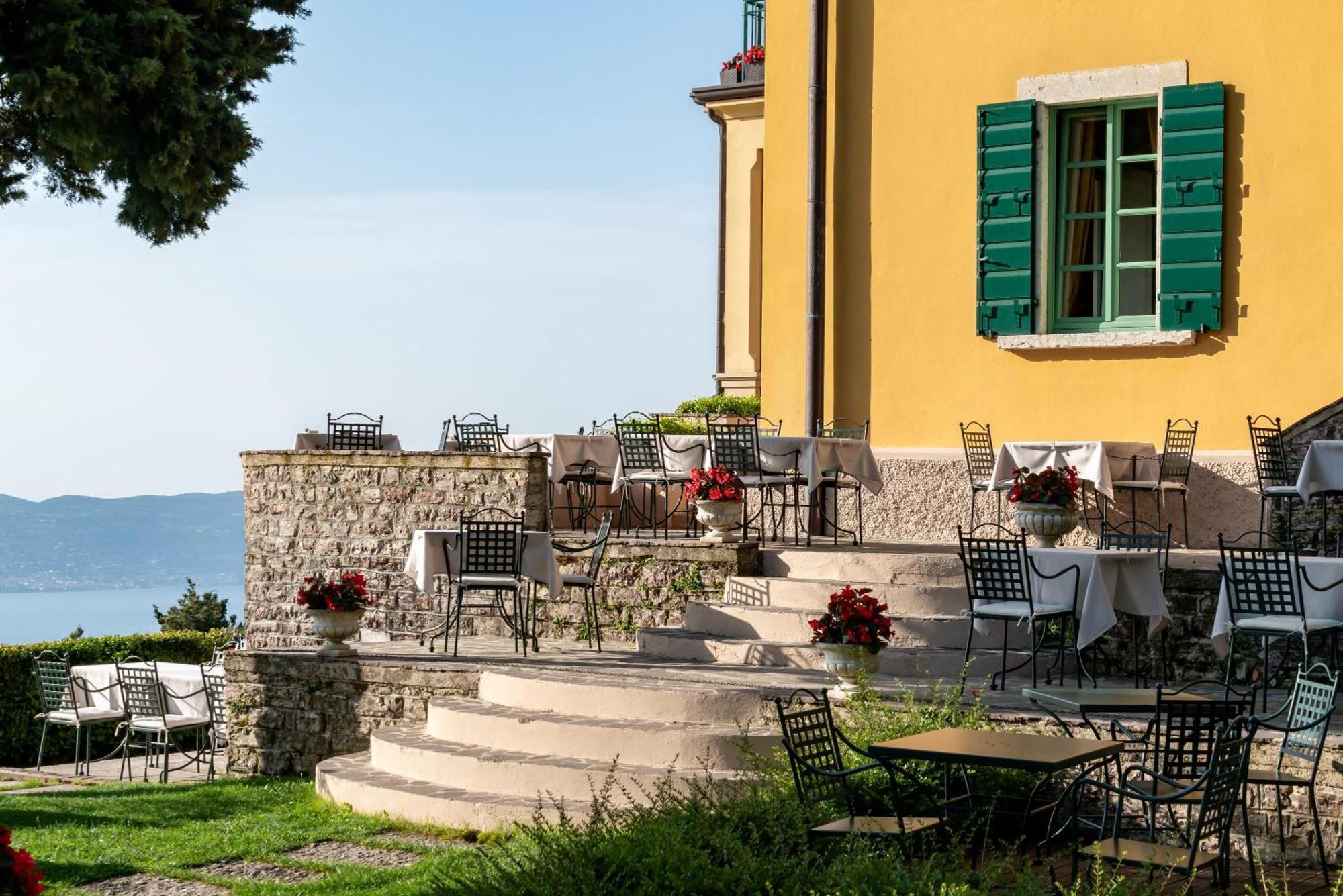 Boutique Hotel Villa Sostaga Gargnano Exterior photo
