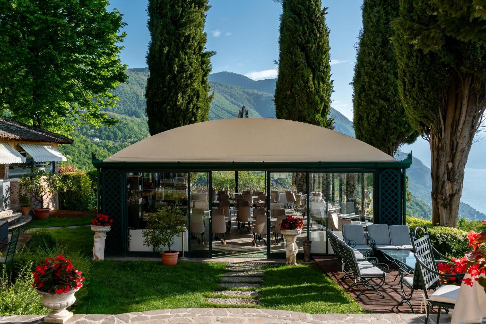 Boutique Hotel Villa Sostaga Gargnano Exterior photo