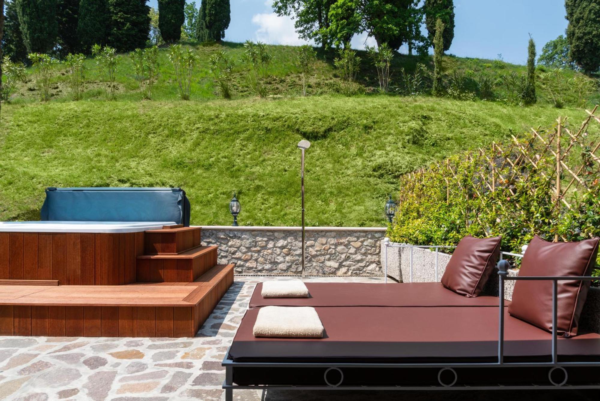 Boutique Hotel Villa Sostaga Gargnano Exterior photo