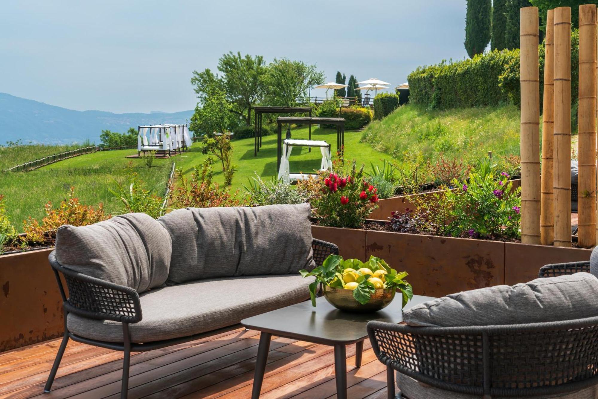 Boutique Hotel Villa Sostaga Gargnano Exterior photo