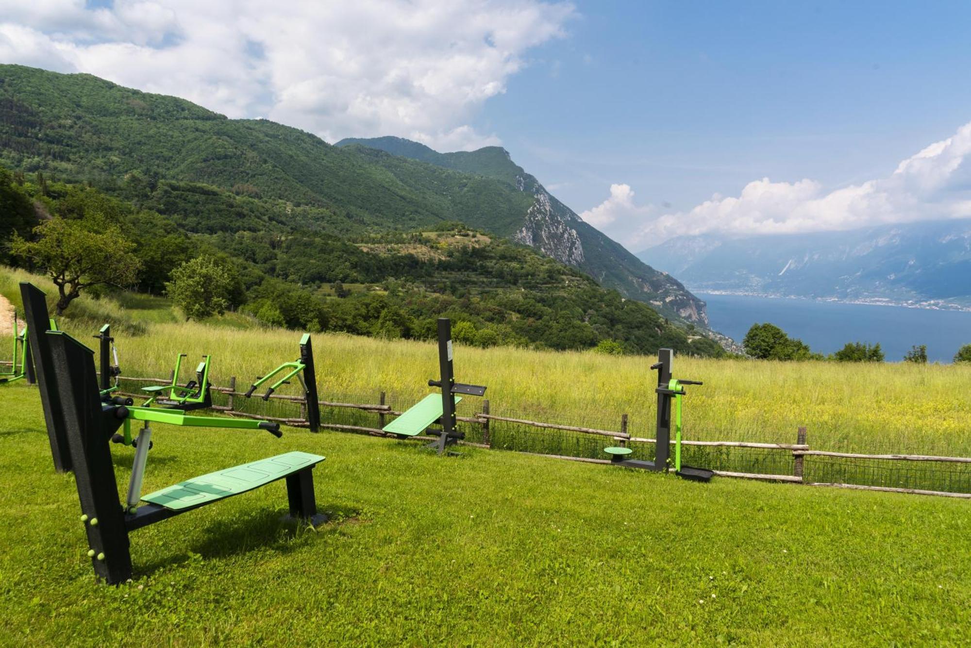 Boutique Hotel Villa Sostaga Gargnano Exterior photo